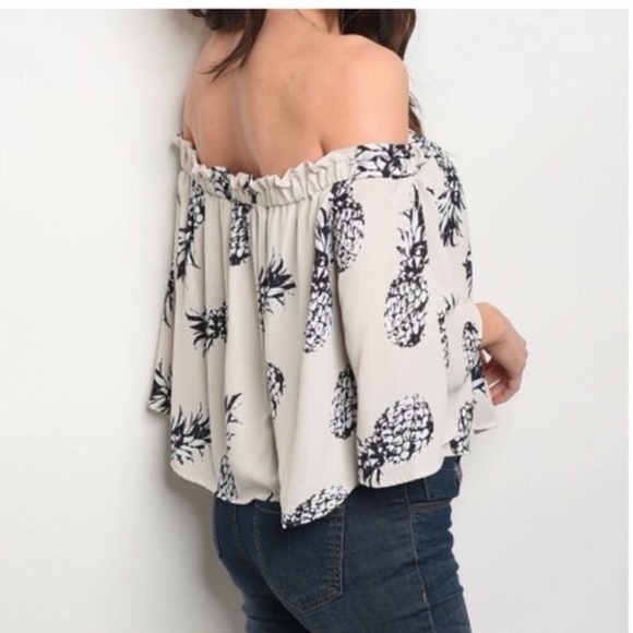 🔥🔥FLASH SALE!🔥⭐️Pineapple🍍Off Shoulder Top! - Picture 2 of 2